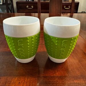 2 Bodum Pavina White Porcelain  Tumbler Mug Cup Green  Silicone Sleeve 12 oz